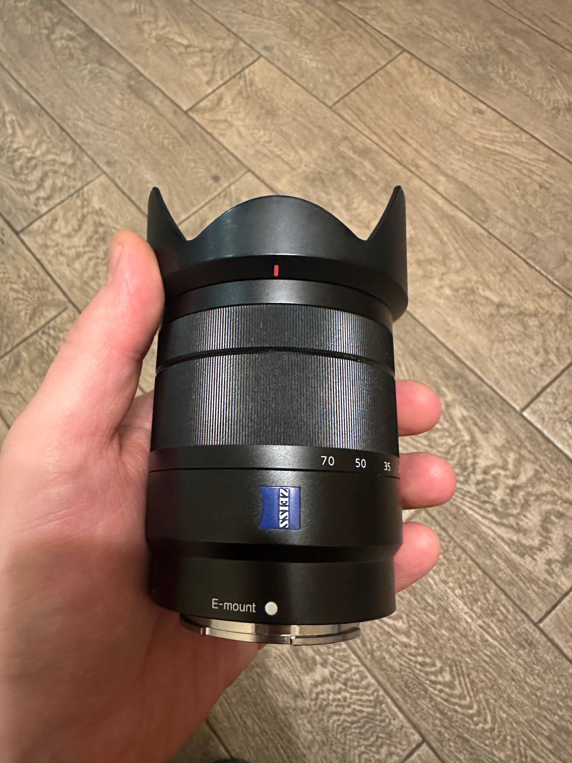 Объектив Sony Zeiss 16-70 mm f/4 ZA OSS