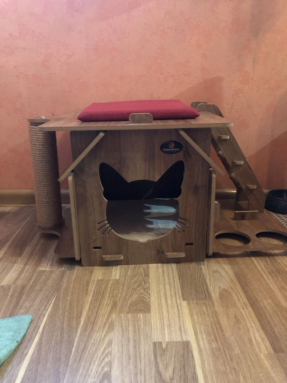 Домик для кошек