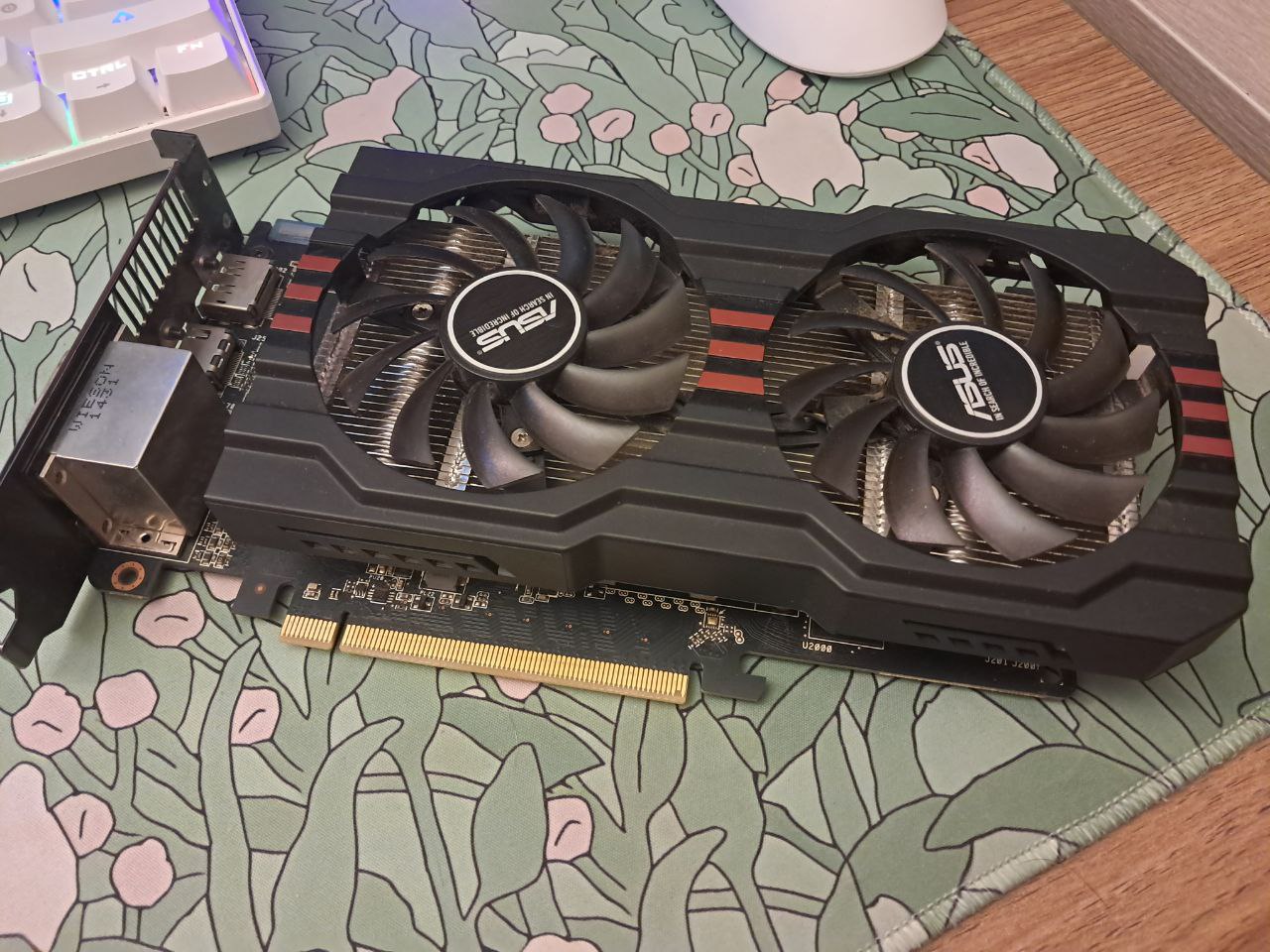 Старенькая видео карта ASUS и немного оперативки