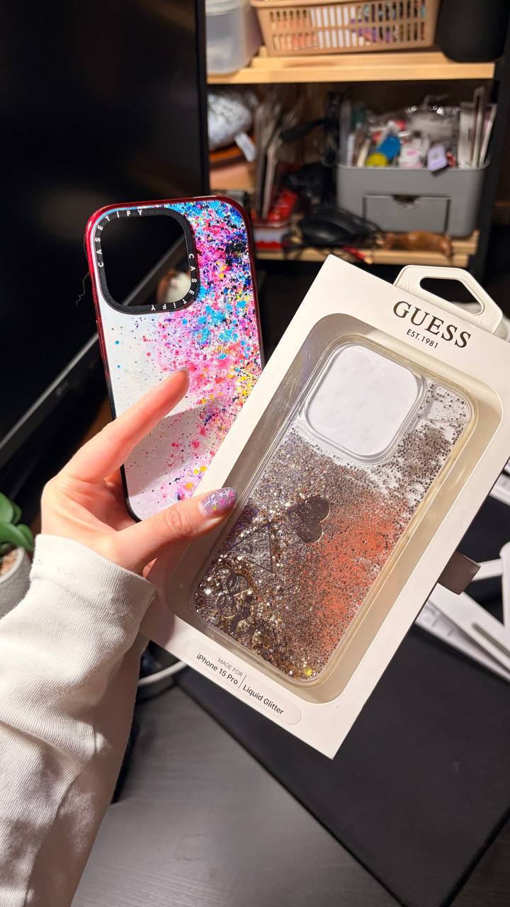 Чехол-аквариум Guess на iPhone 15 pro