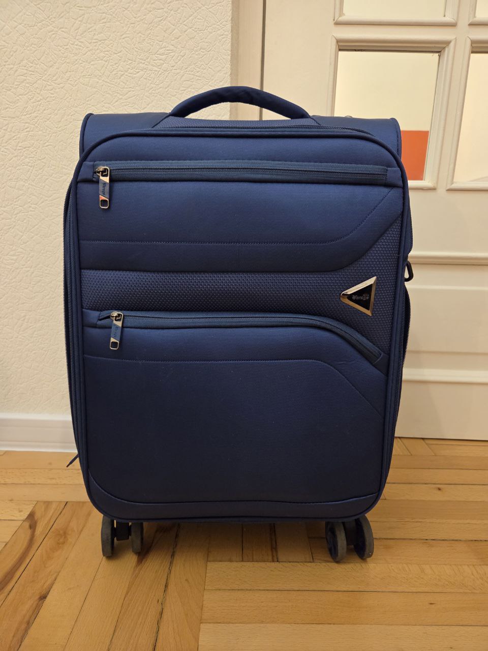Чемодан размера S