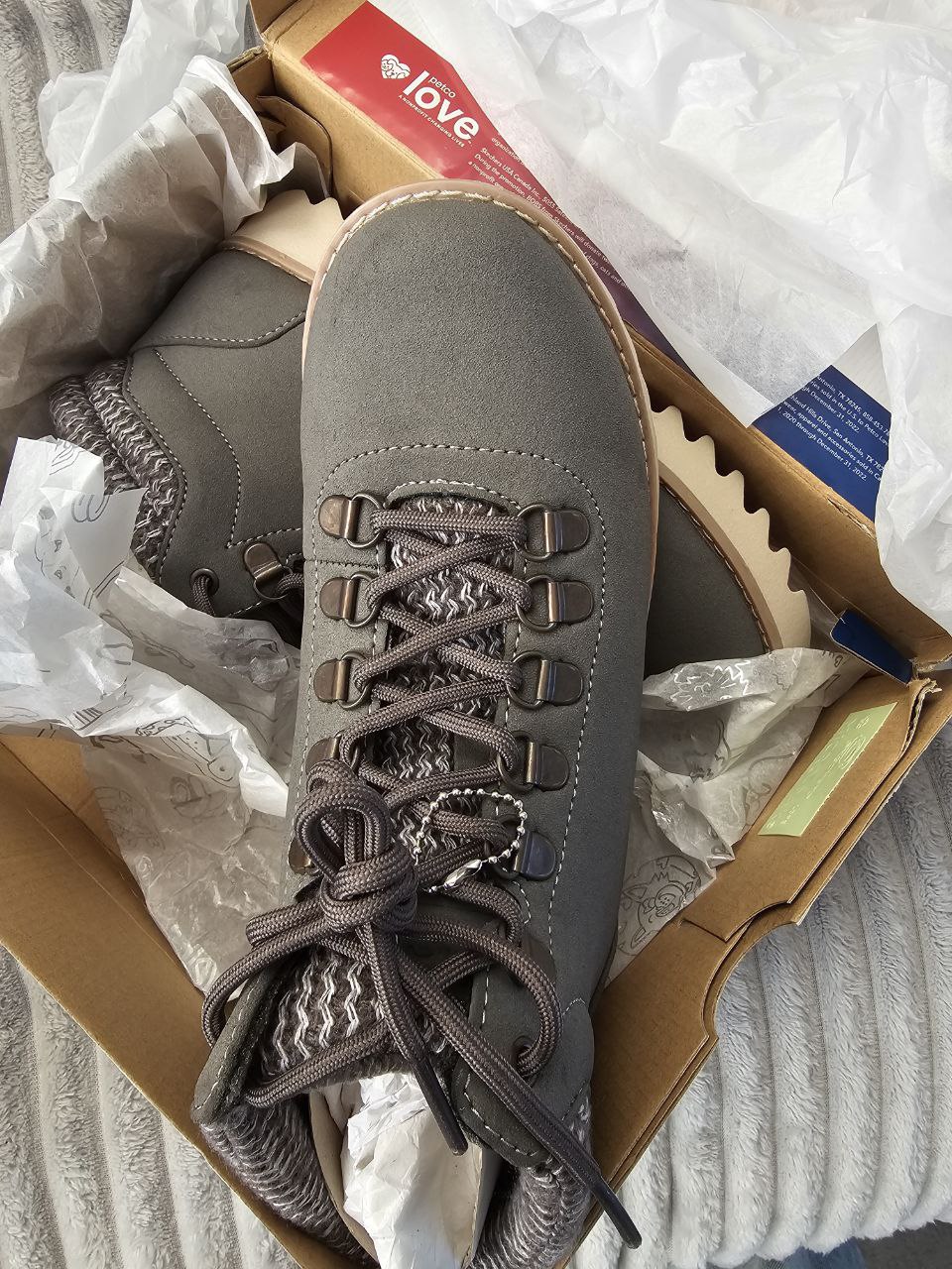 Новые ботинки Skechers