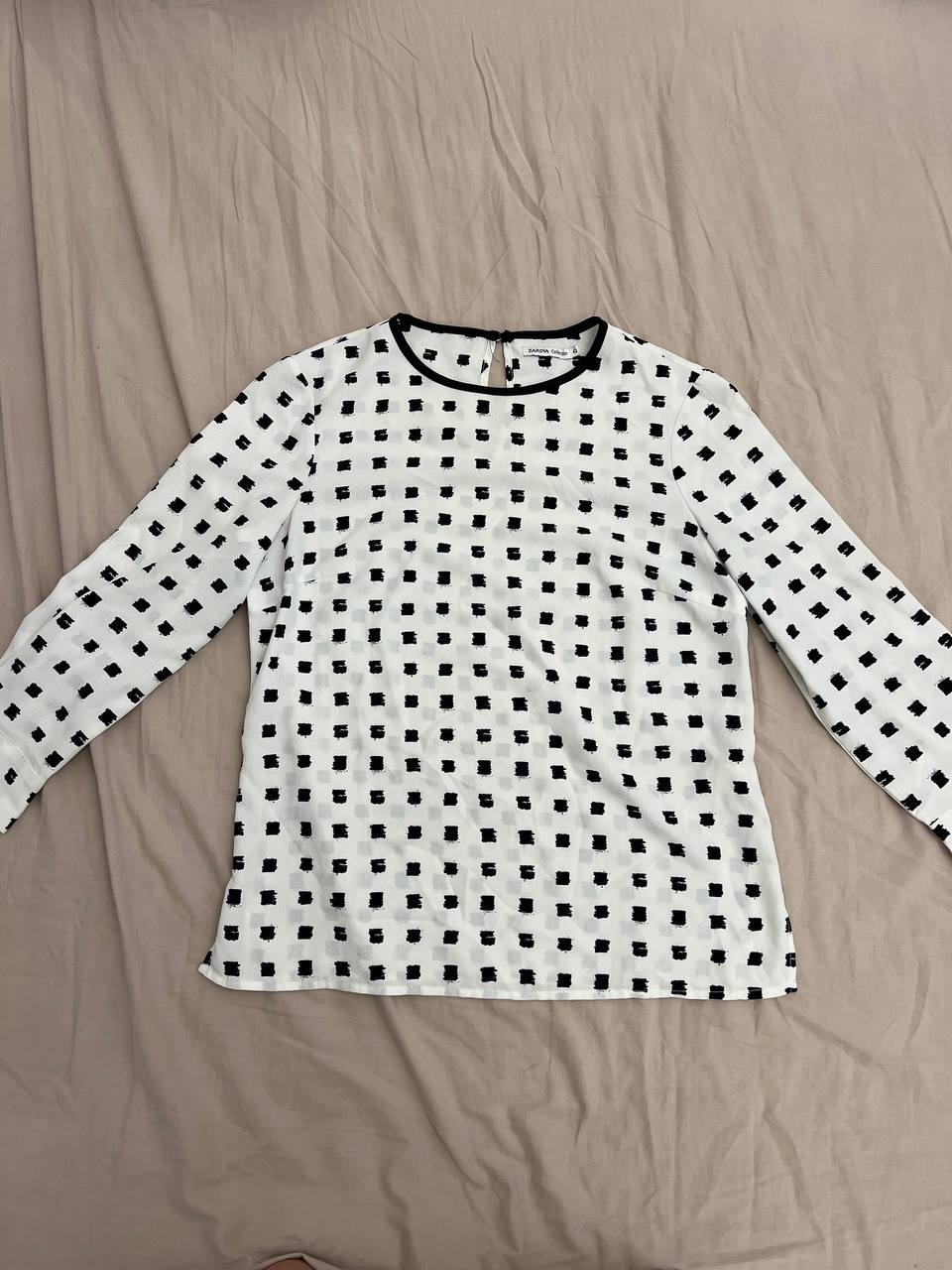 Трекер и куча маленьких машинок