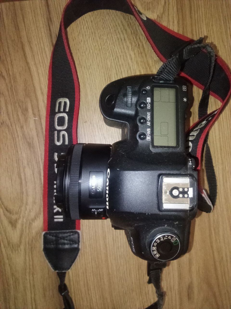 Полнокадровый профессиональный фотоаппарат Canon 5D Mark II