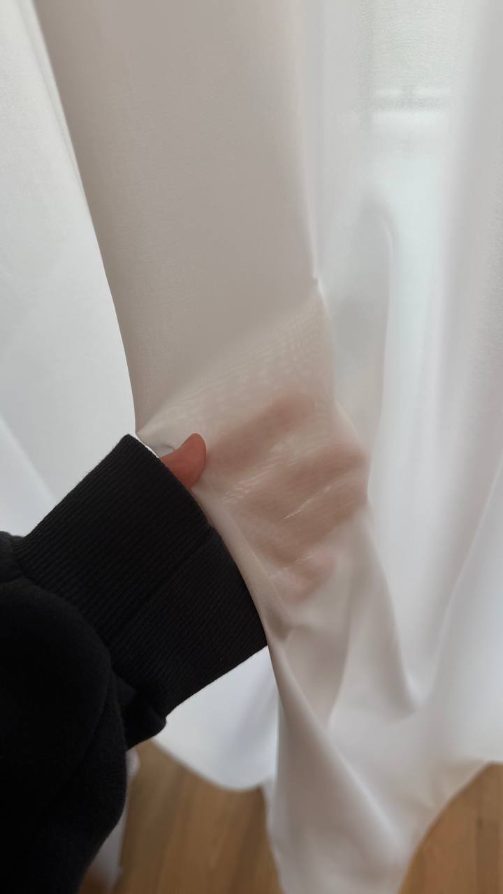Белые полупрозрачные шторы