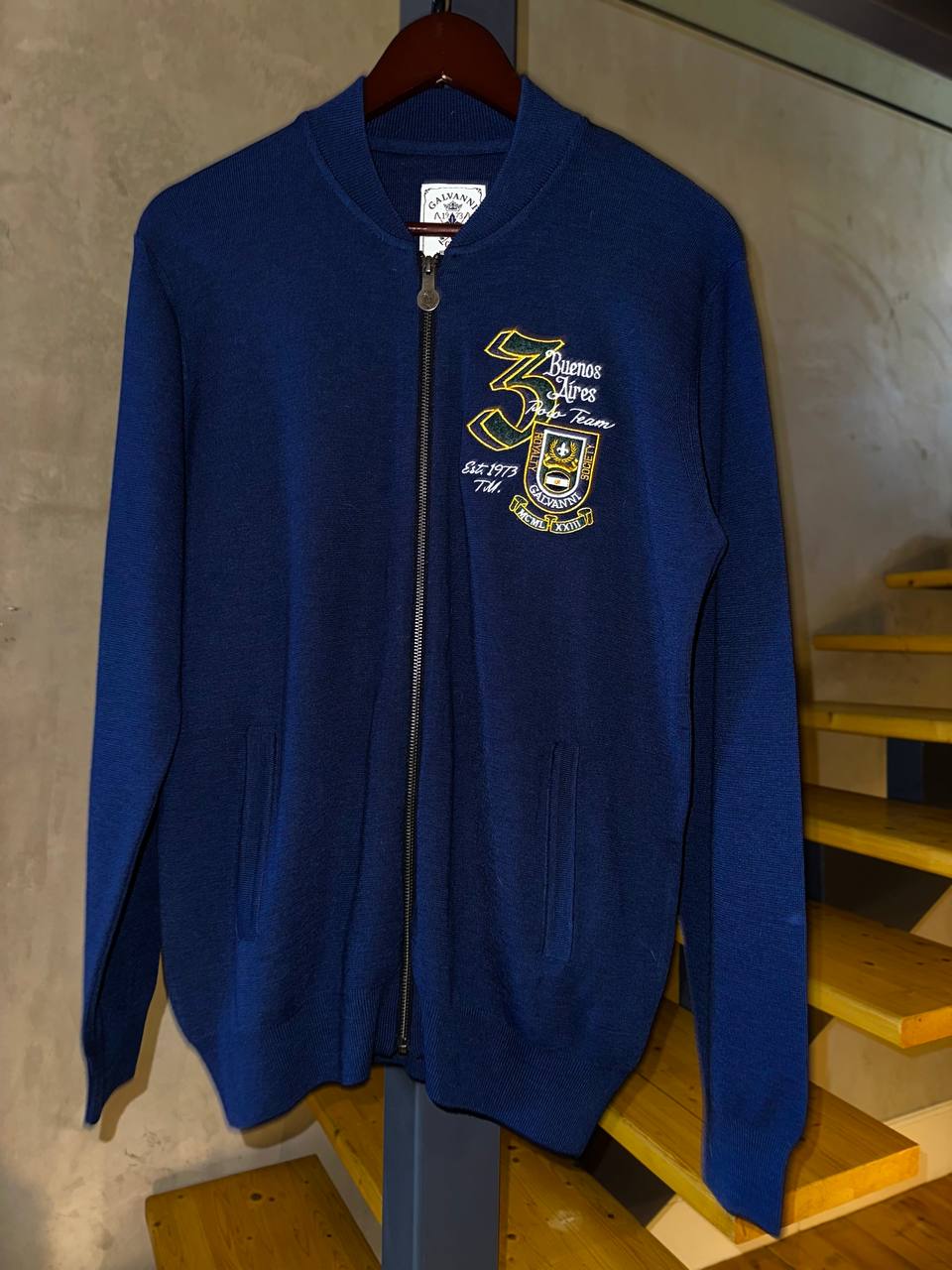 Мужской жакет на молнии