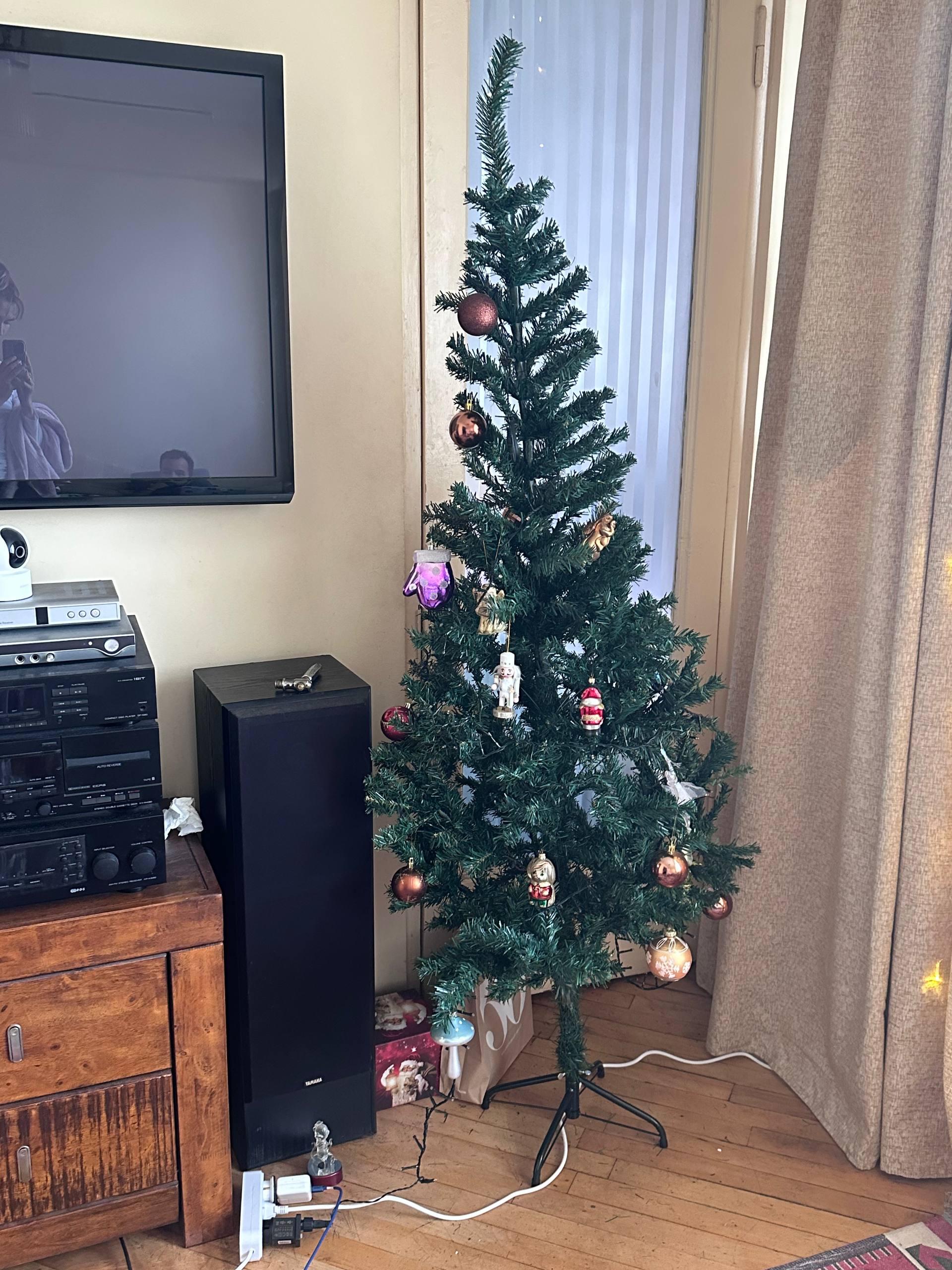 Елка искусственная, около 170 см