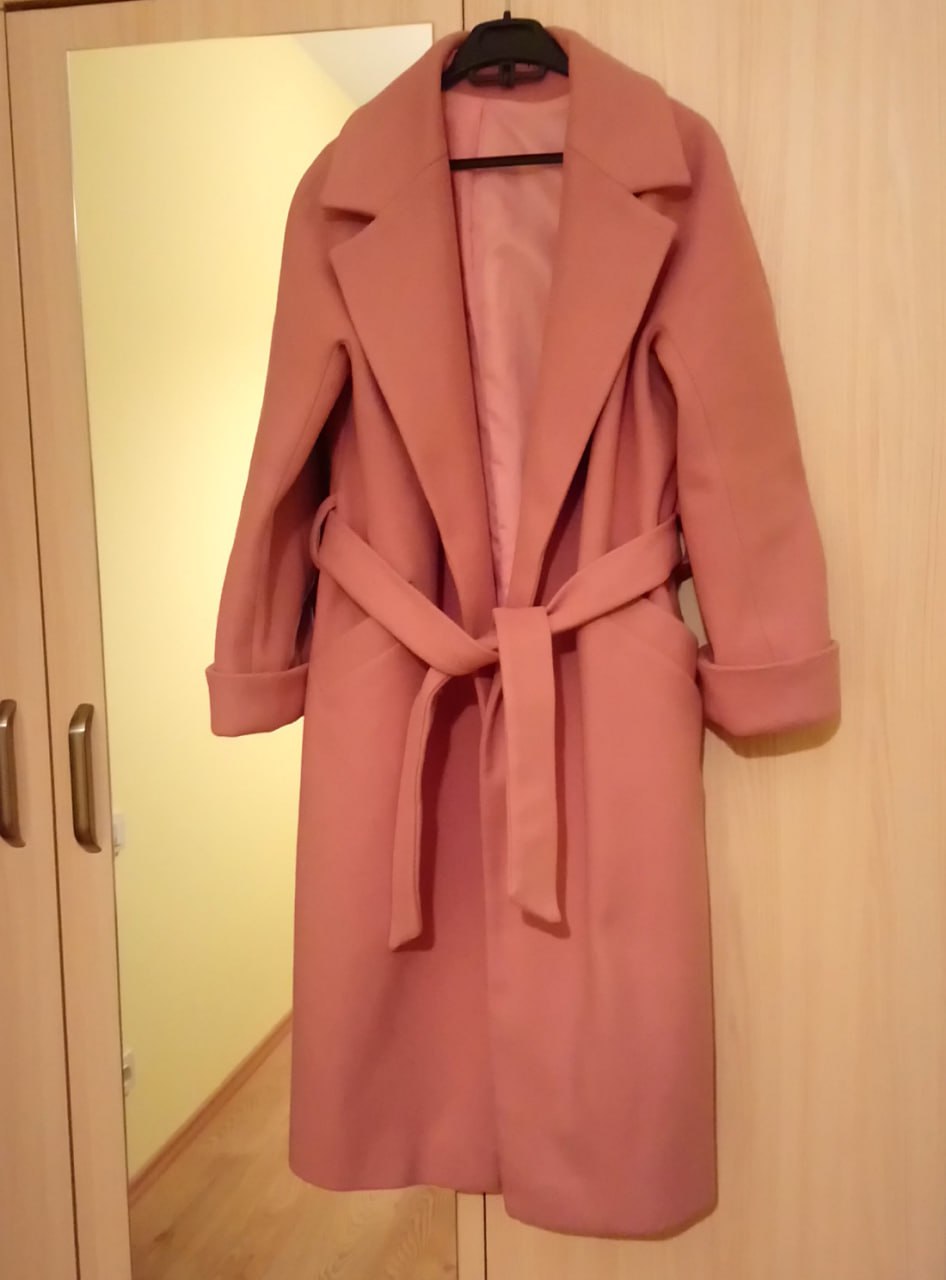 Шикарное пудрово-розовое пальто
