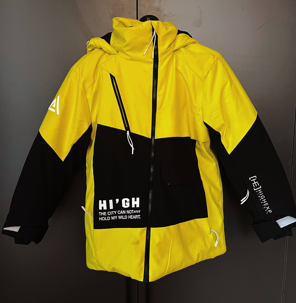 Куртка зимняя Канадский бренд Hign experience 140 размер