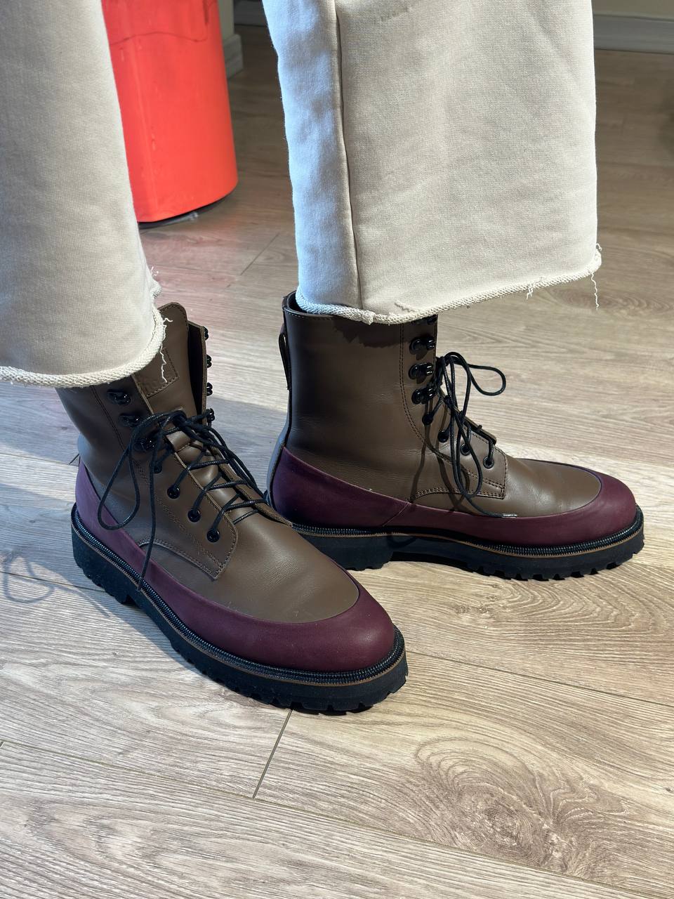 Новые ботинки из натуральной кожи