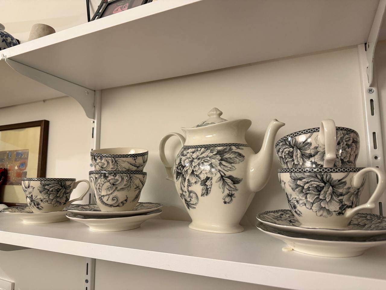 Подставки под миски животных