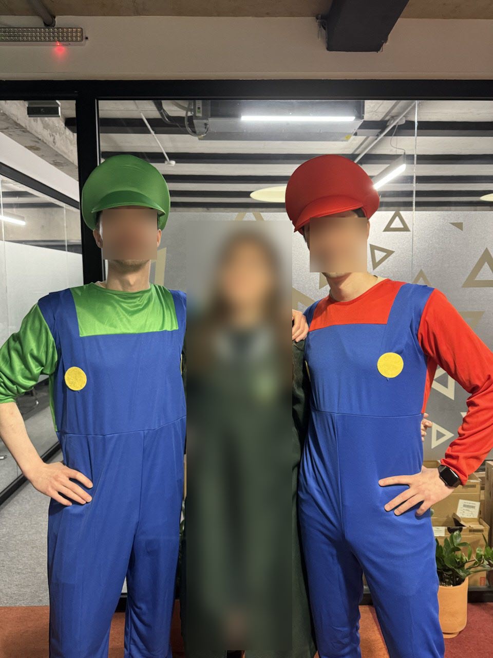 Комплект новогодних украшений 100 шариков