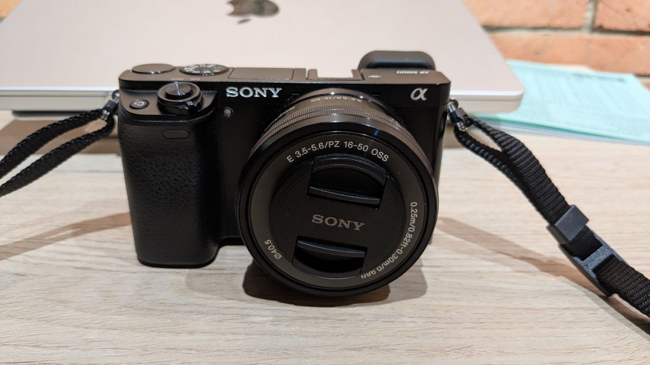 Камера Sony a6000