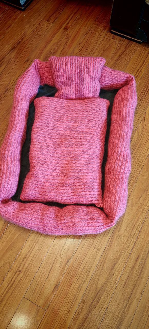 Лежанки для кошек новые