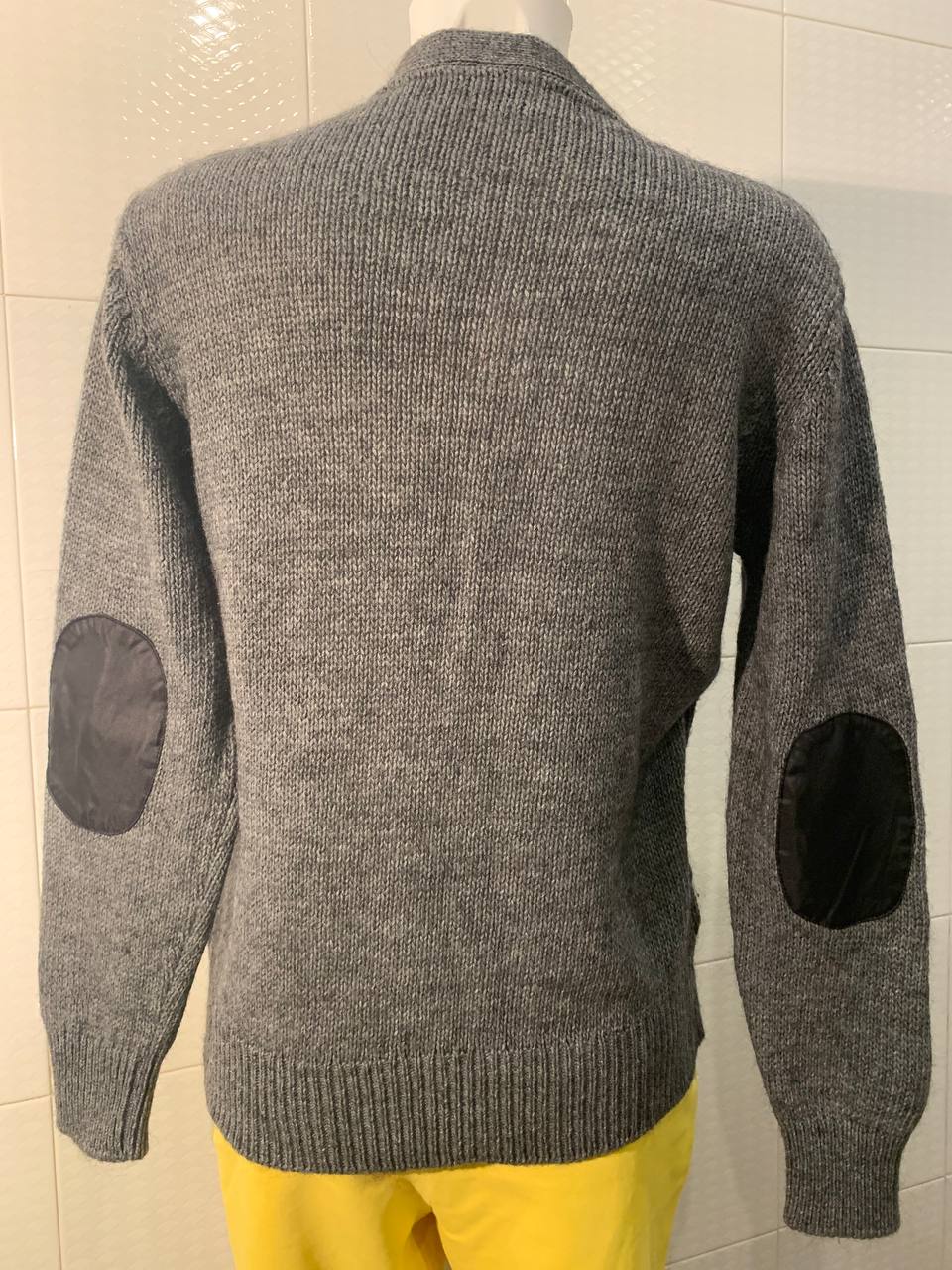 Свитер вязанный мужской