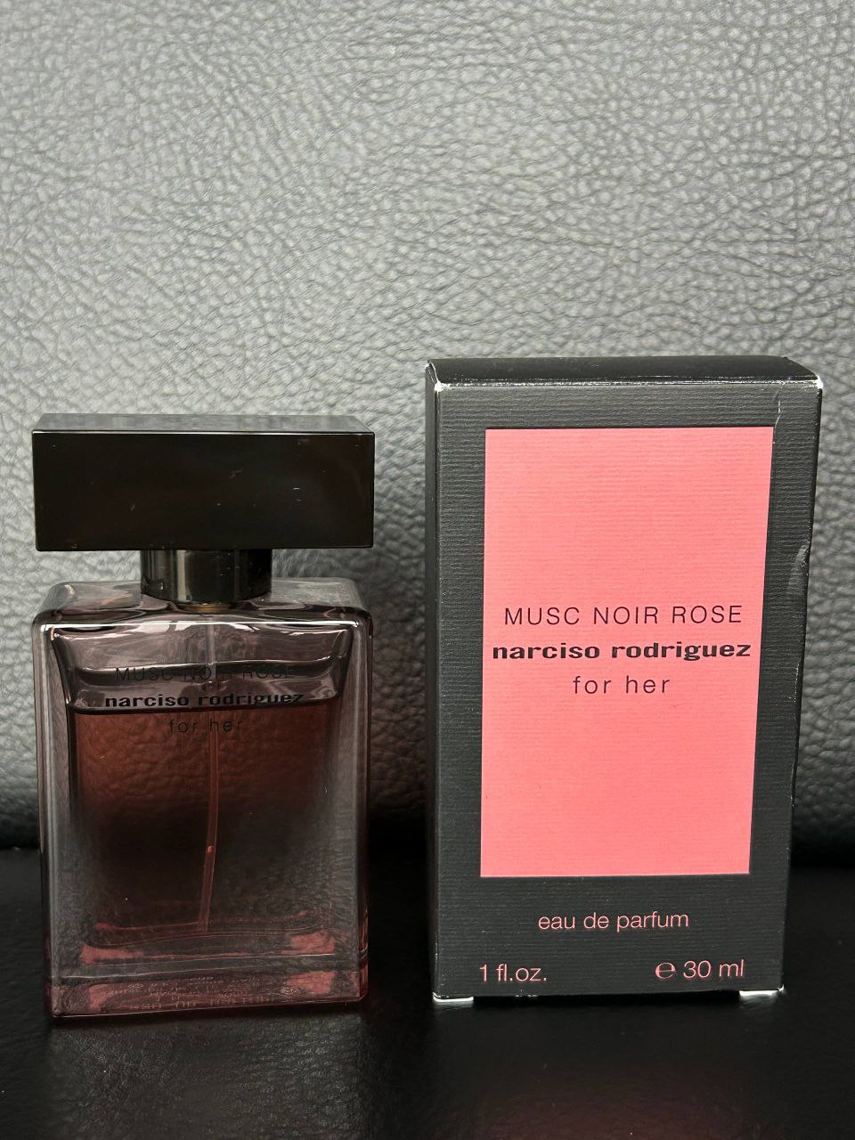 Dухи Musc noir rose For Her Narciso Rodríguez