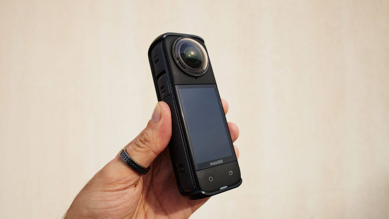 Insta360 X4