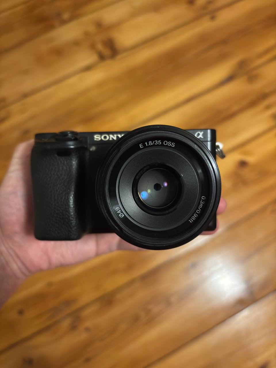 Объектив Sony 35mm 1.8