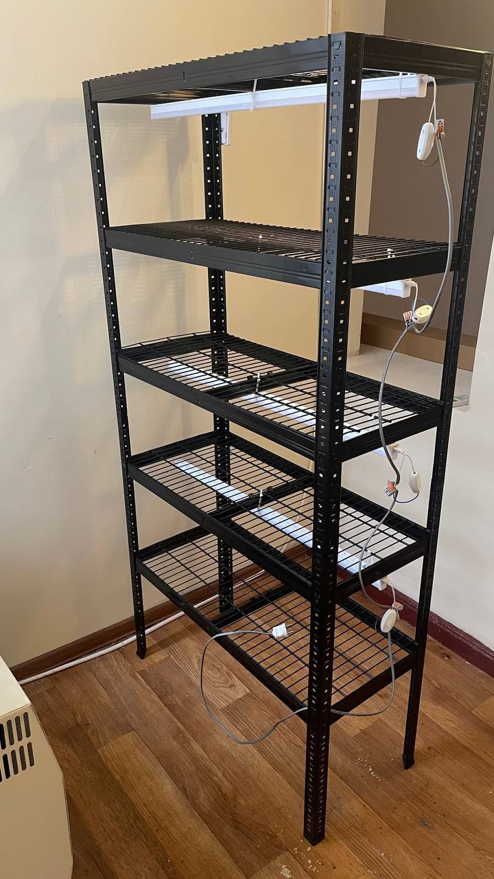 Стеллаж для выращивания цветов