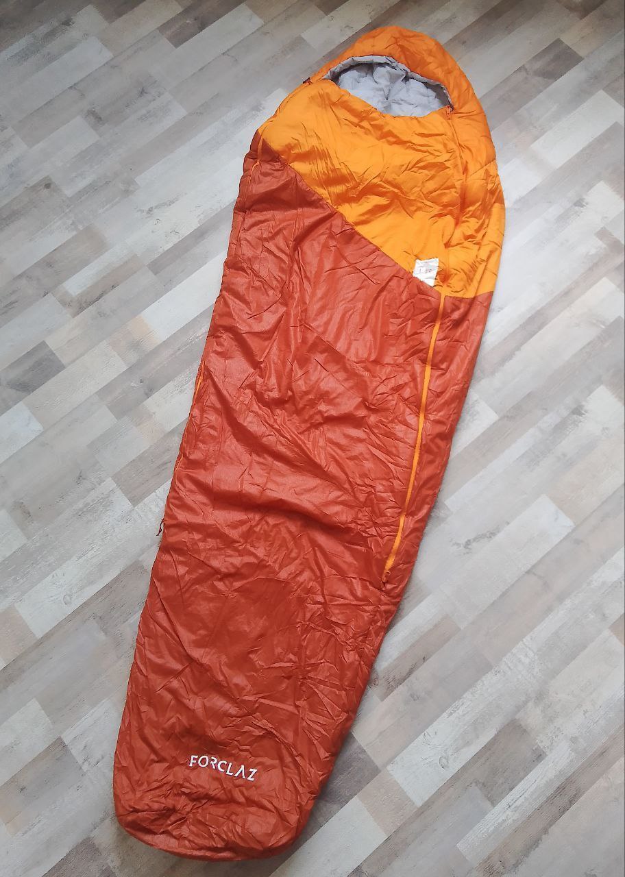 Трехсезонный спальный мешок Quechua Forclaz Trek 500