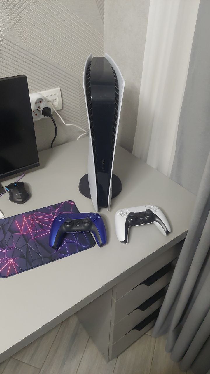 Playstation 5 Digital с двумя джоистиками