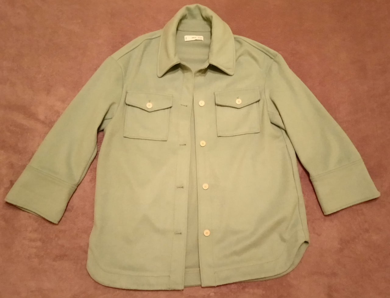 Стильное пальто-рубашка Mango мятного цвета