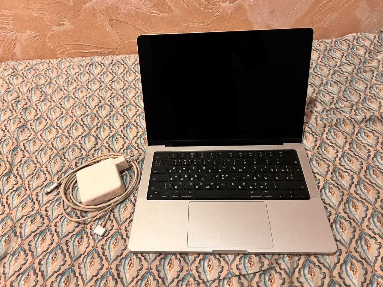 Macbook pro m1 2021 14 inch (8 cpu/14 gpu) 16/512