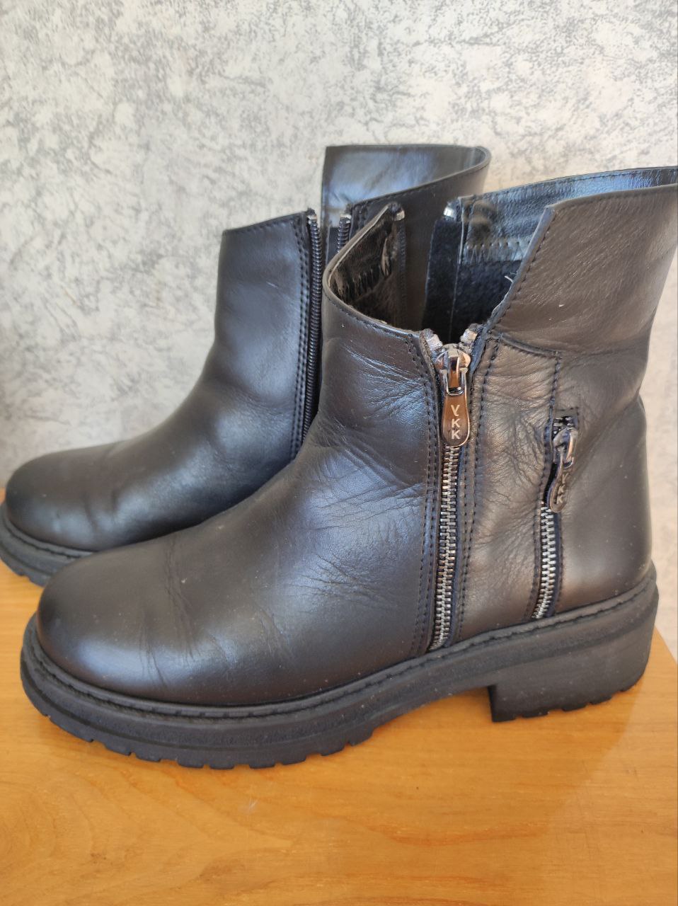 Женские ботинки