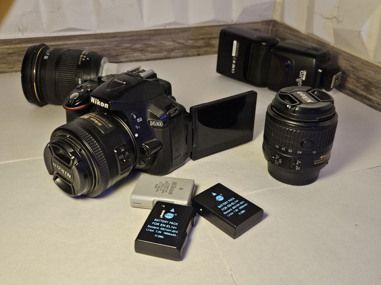 Зеркальная камера Nikon D5300 с объективами