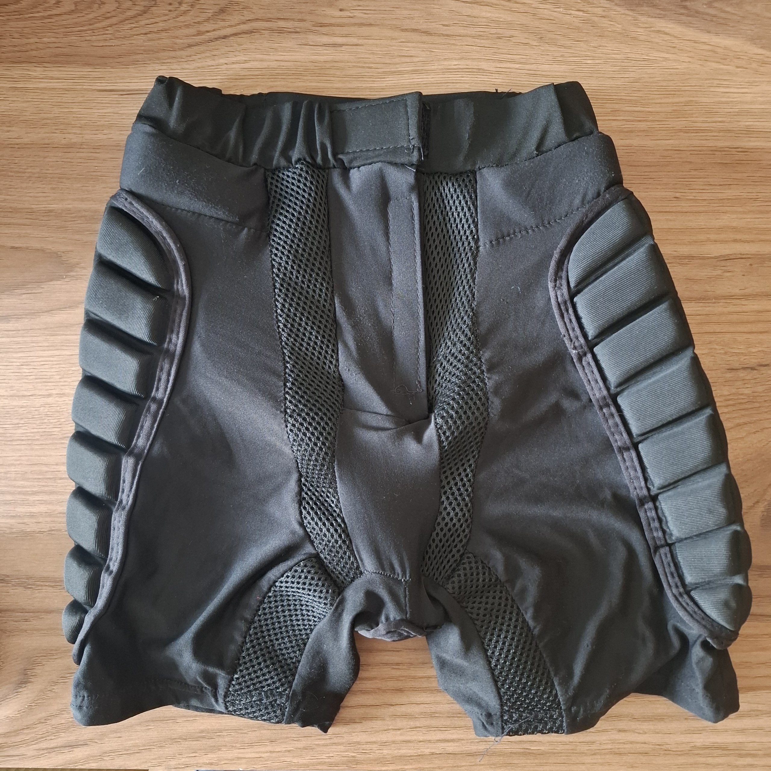 Горнолыжные защитные шорты для катания на лыжах