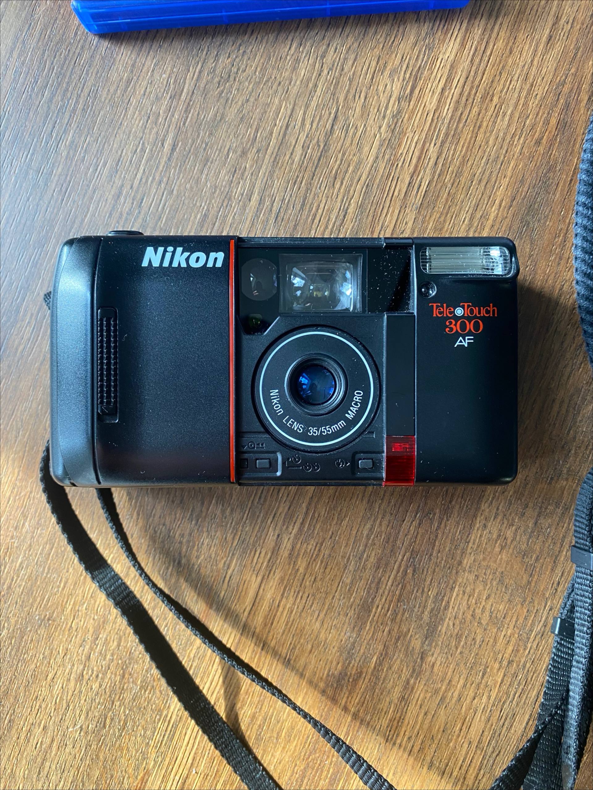 Пленочный фотоаппарат Nikon Tele-Touch 300 AF