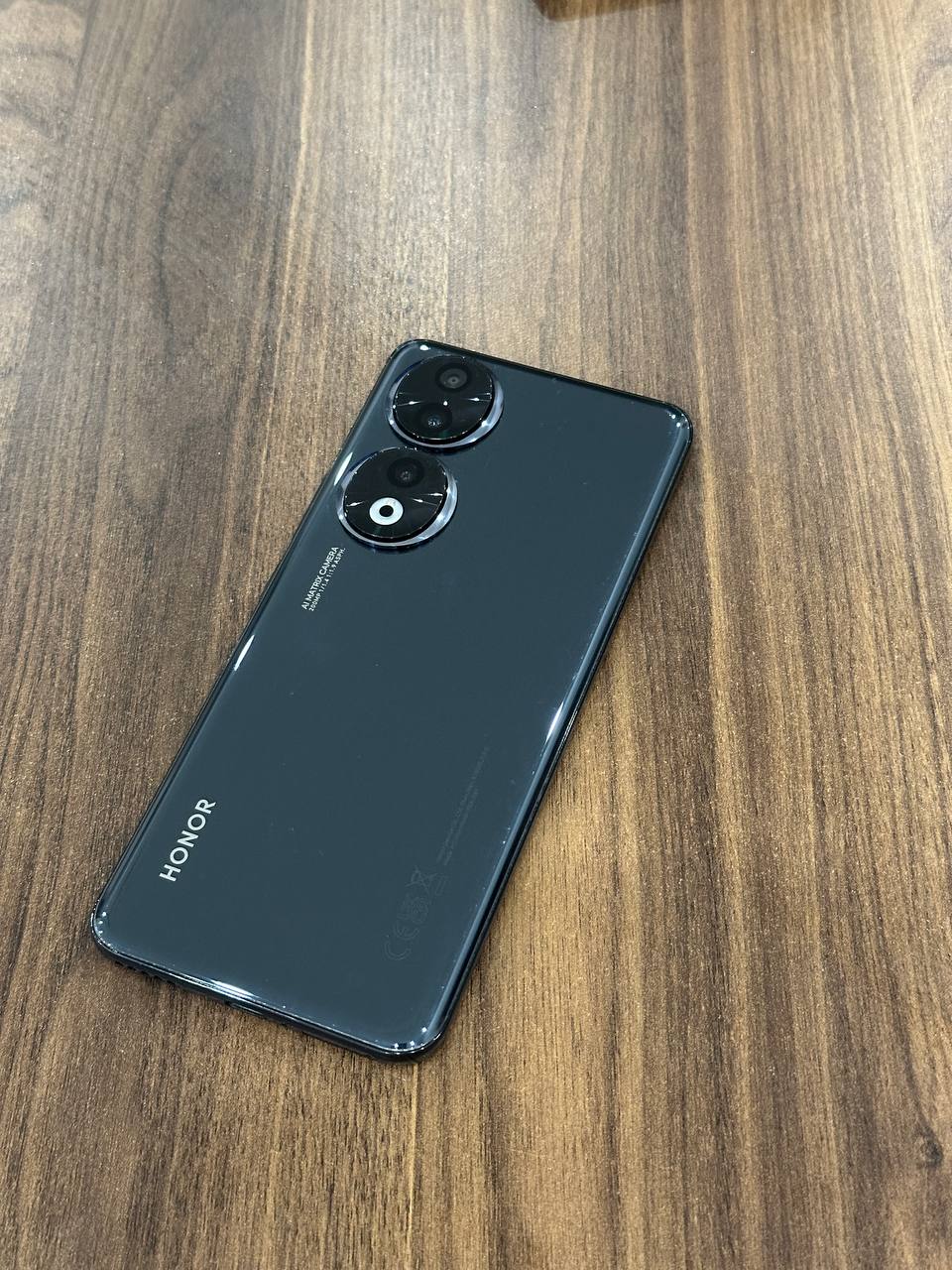 Телефон Honor 90