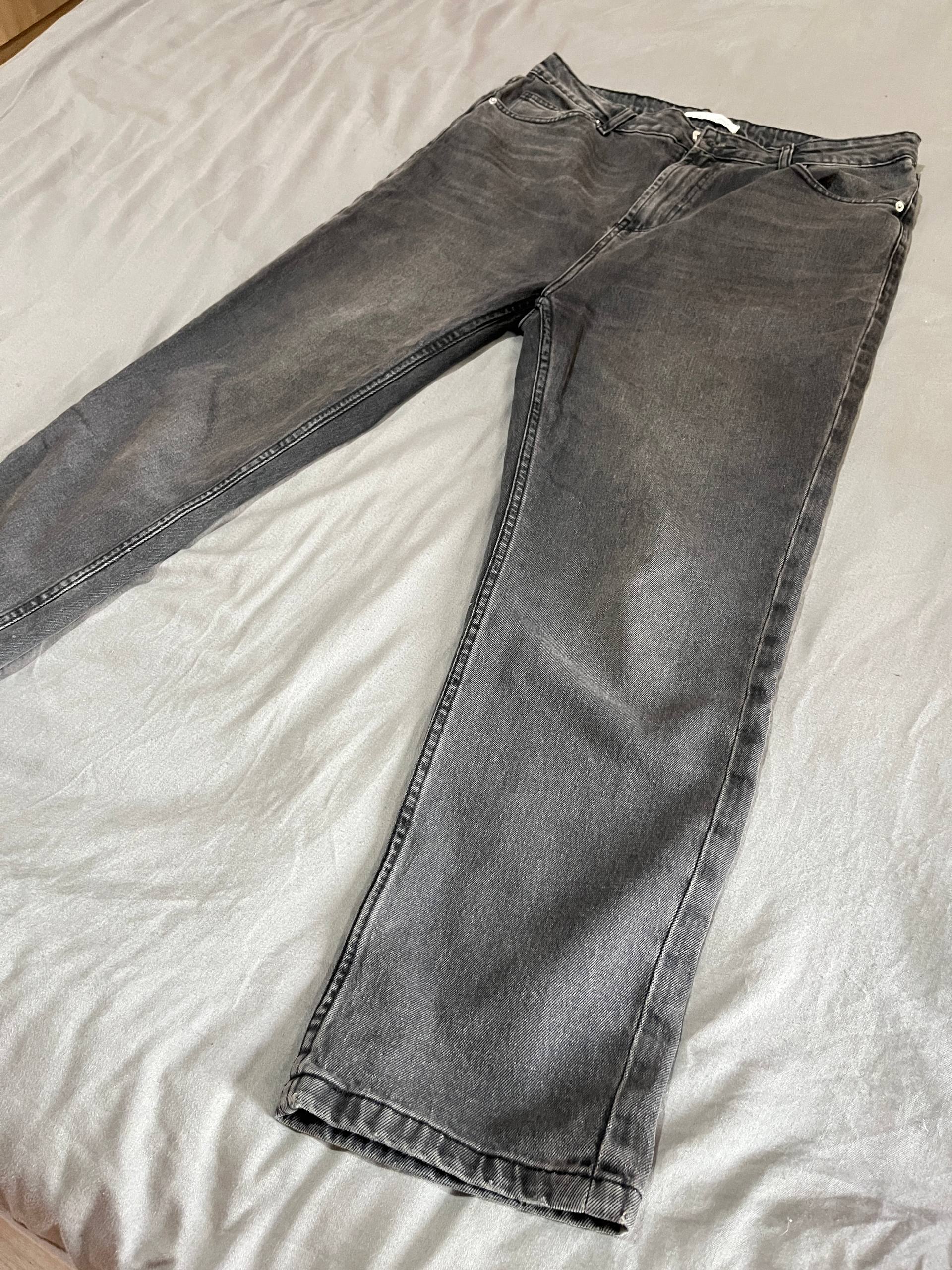 Серые женские джинсы