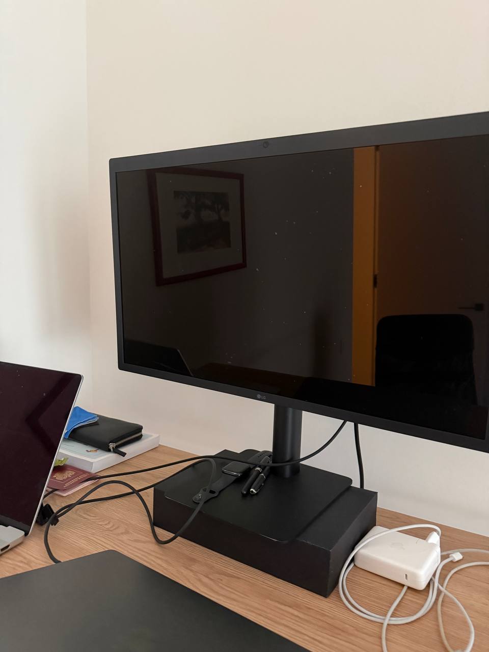 Монитор LG UltraFine 27md5kl