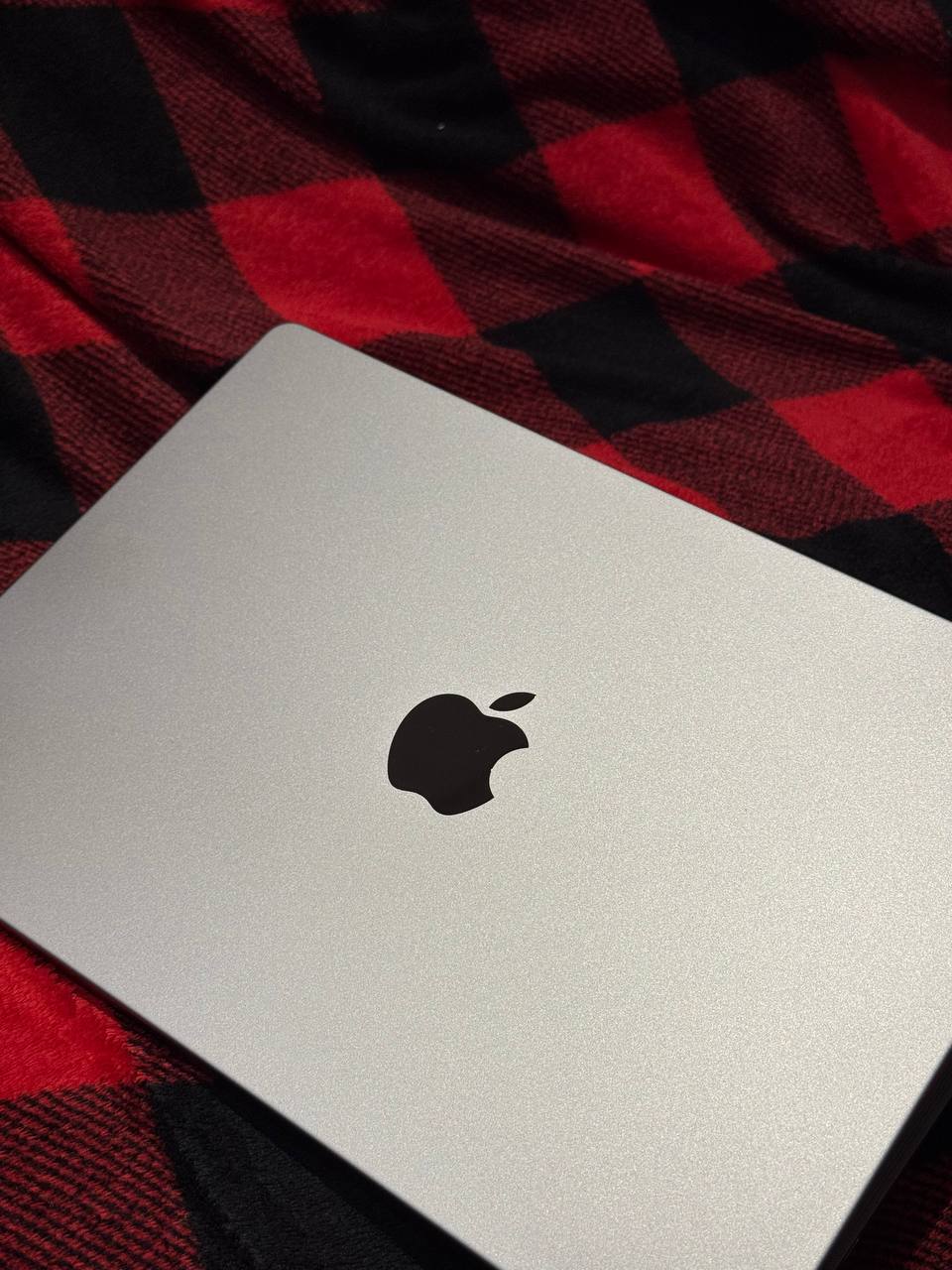 Apple MacBook Pro 14 inch с коробкой