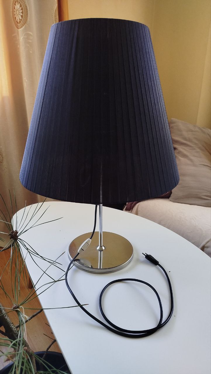 Лампа с абажуром