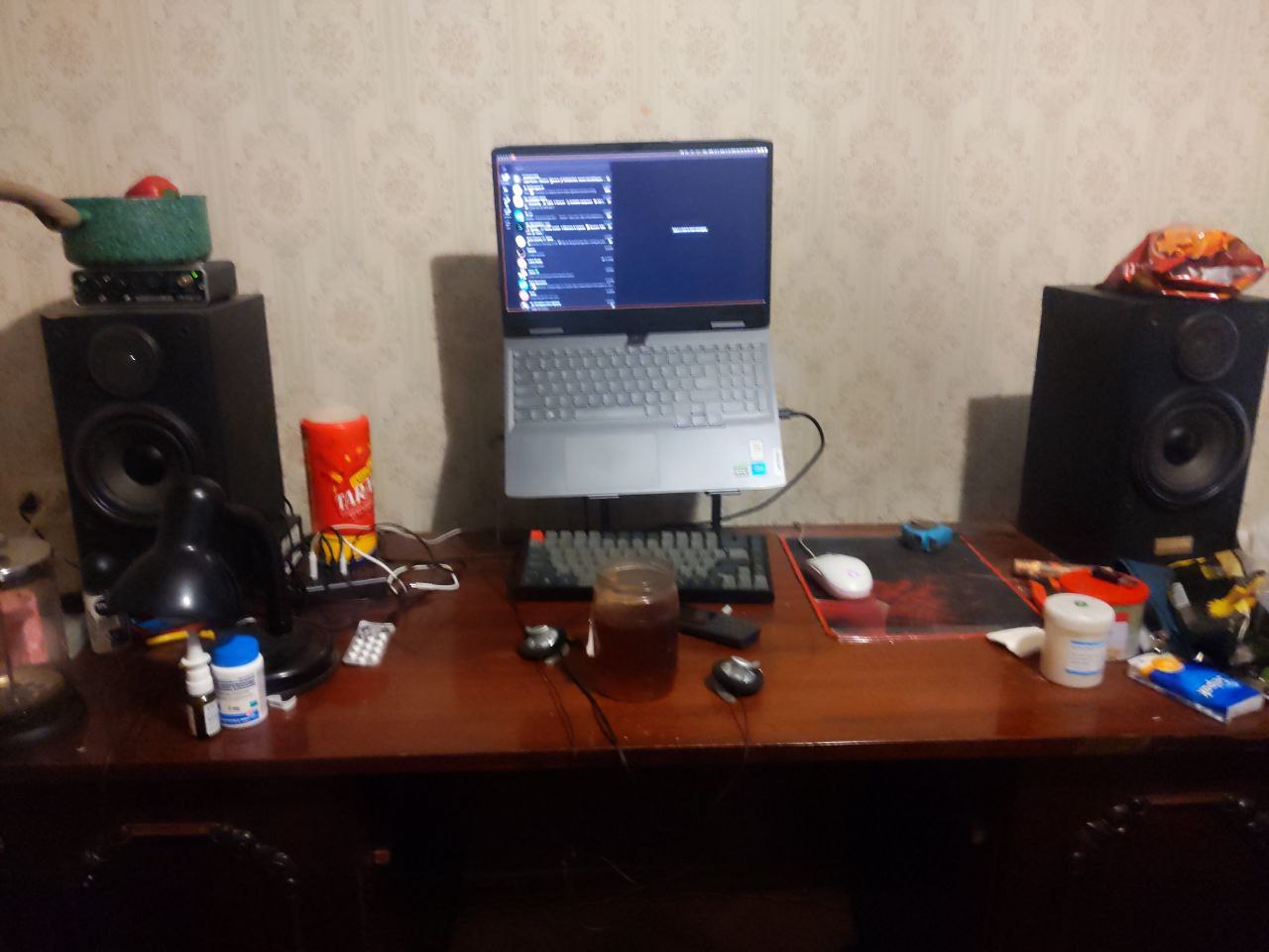 Усилитель 2x150W и колонки 2x80W