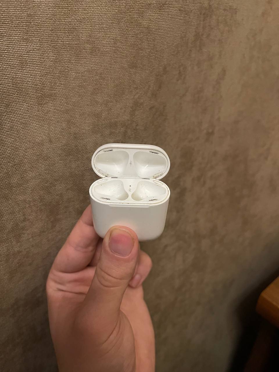 AirPods 2 поколения
