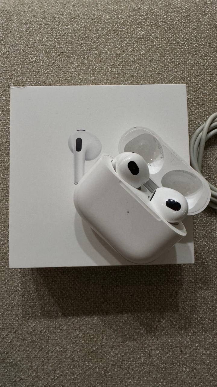 AirPods 3 поколения
