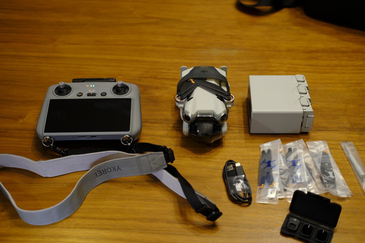 DJI mini 4 pro fly more combo plus