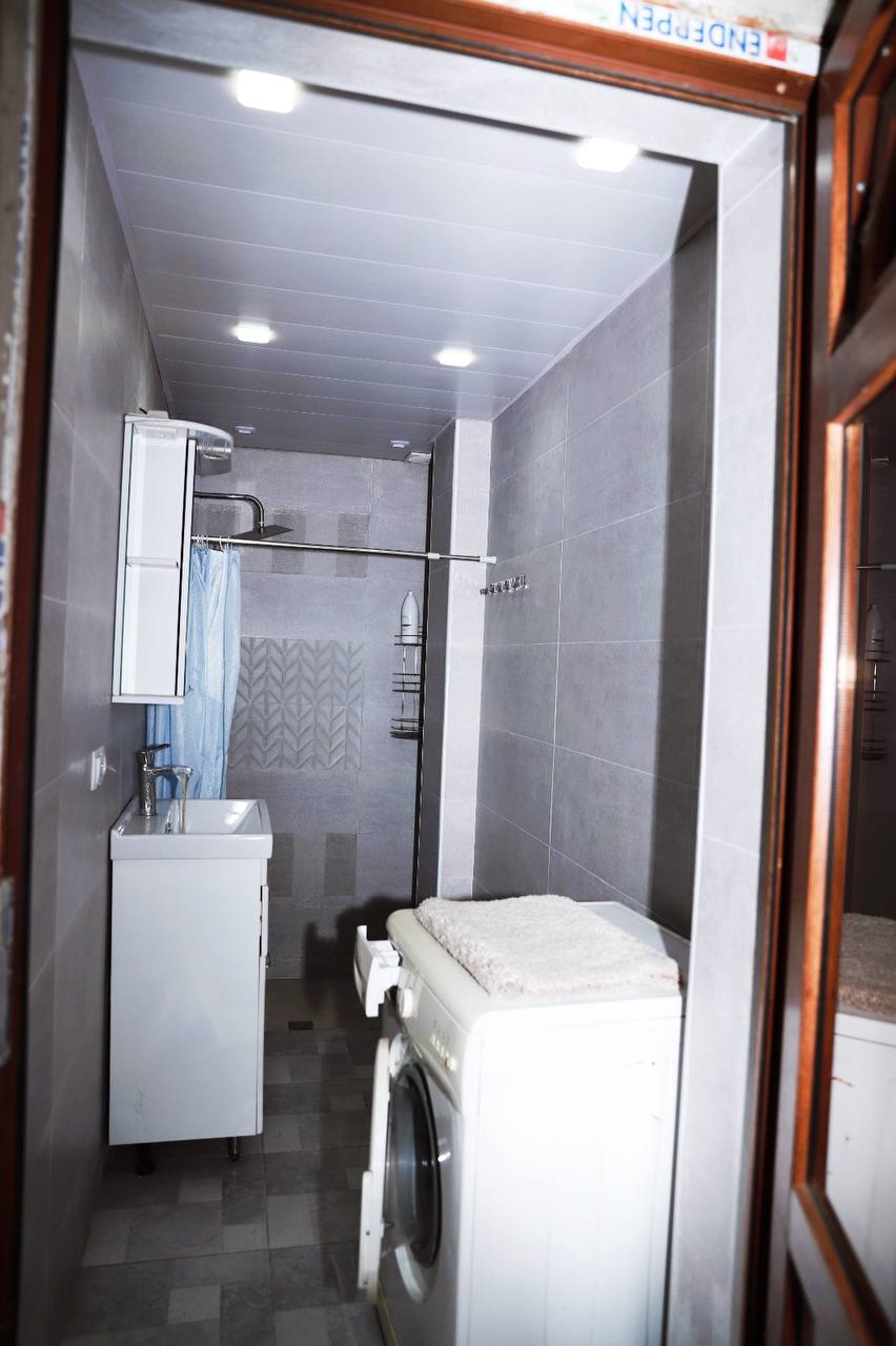 Сдаётся уютная 2-комнатная квартира в центре Тбилиси