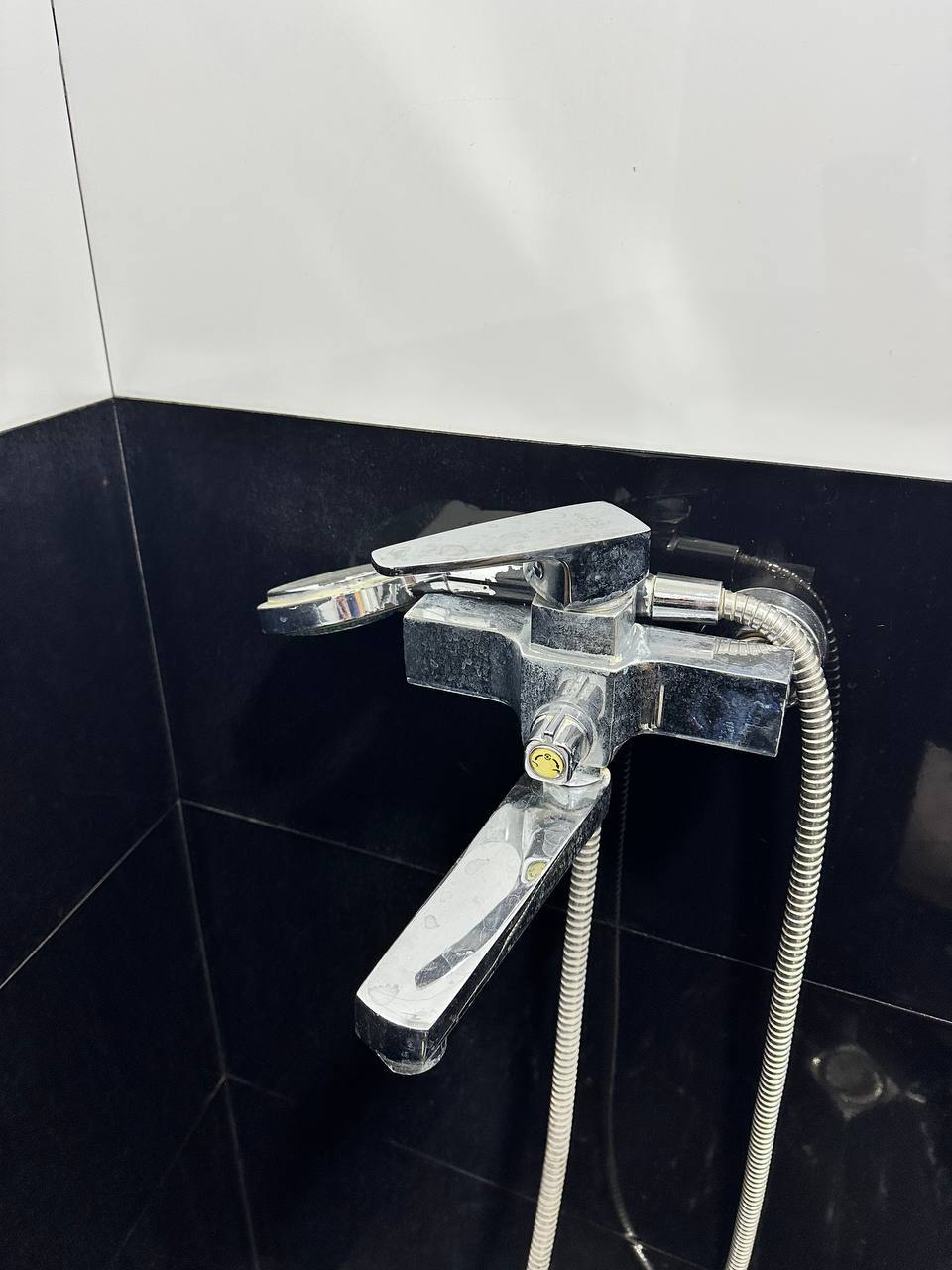 Кран для ванны с лейкой