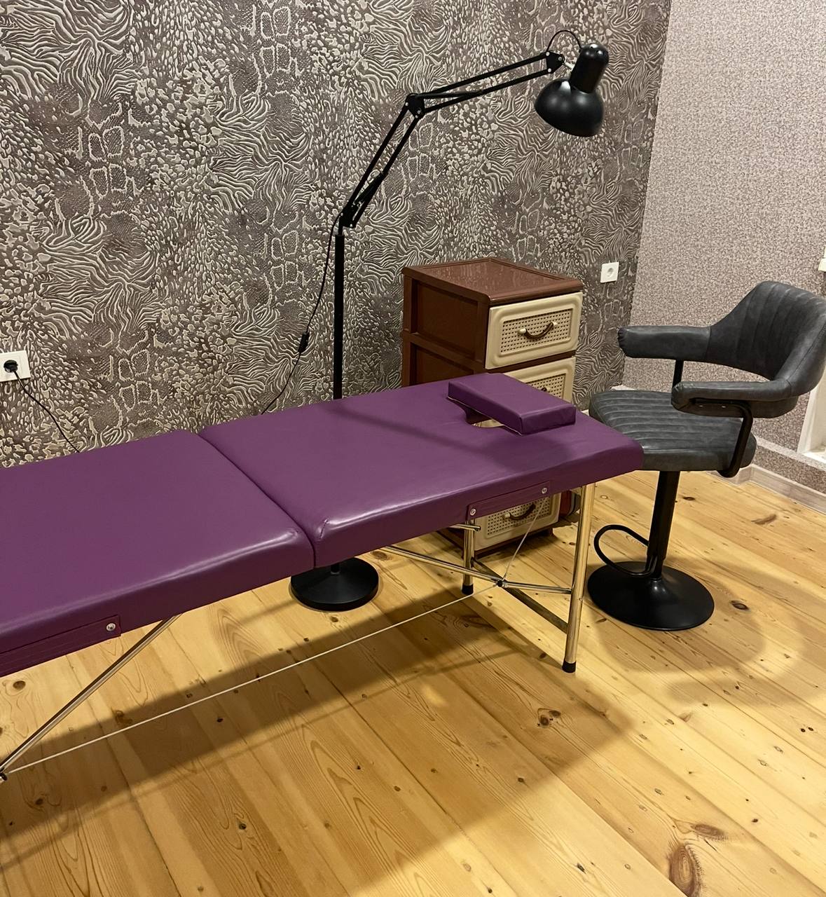 Лампа черная