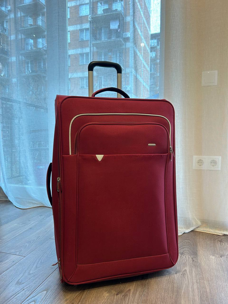 Чемодан в размере L