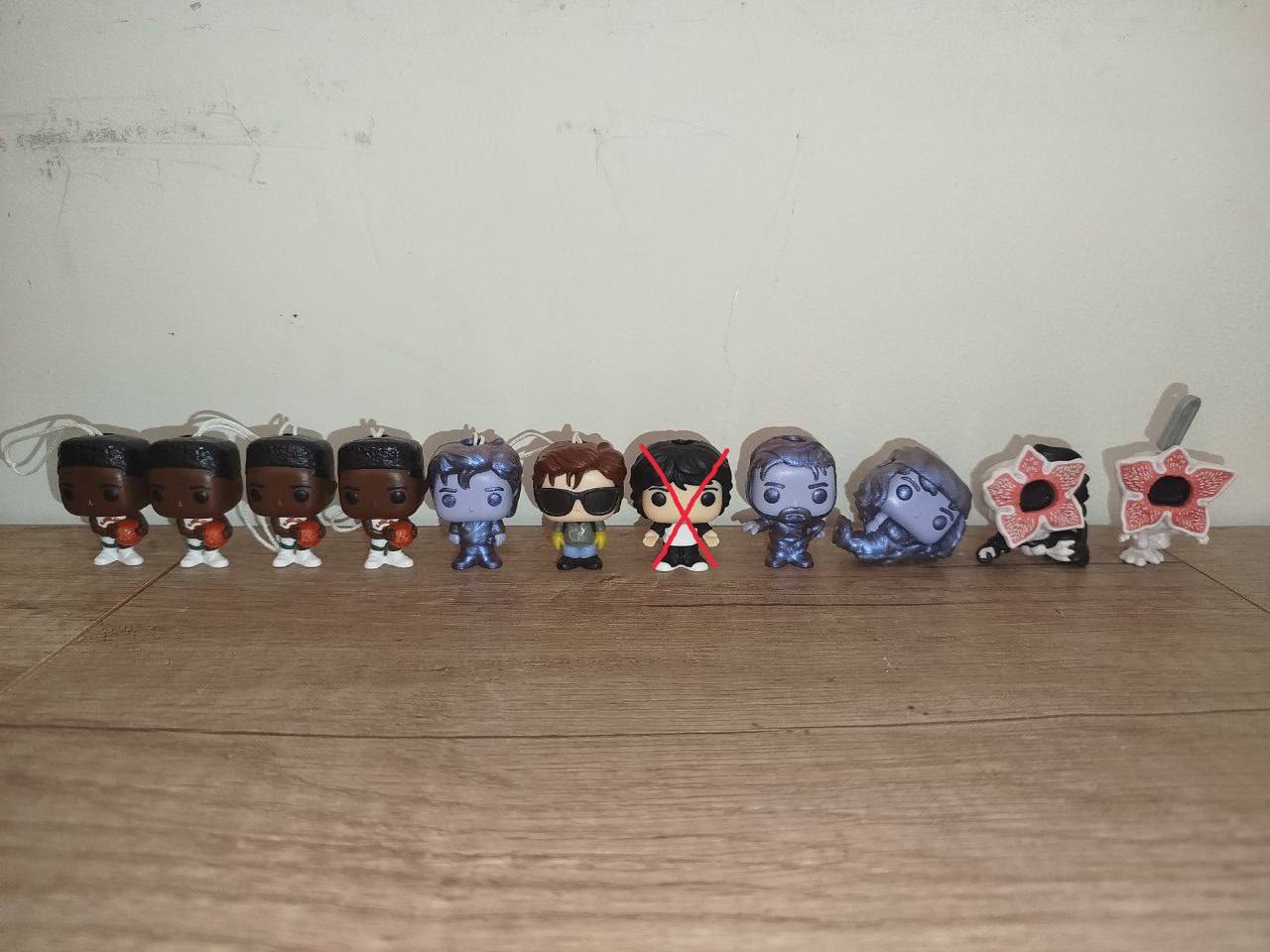 Повторки фигурок «Очень странные дела» из киндеров