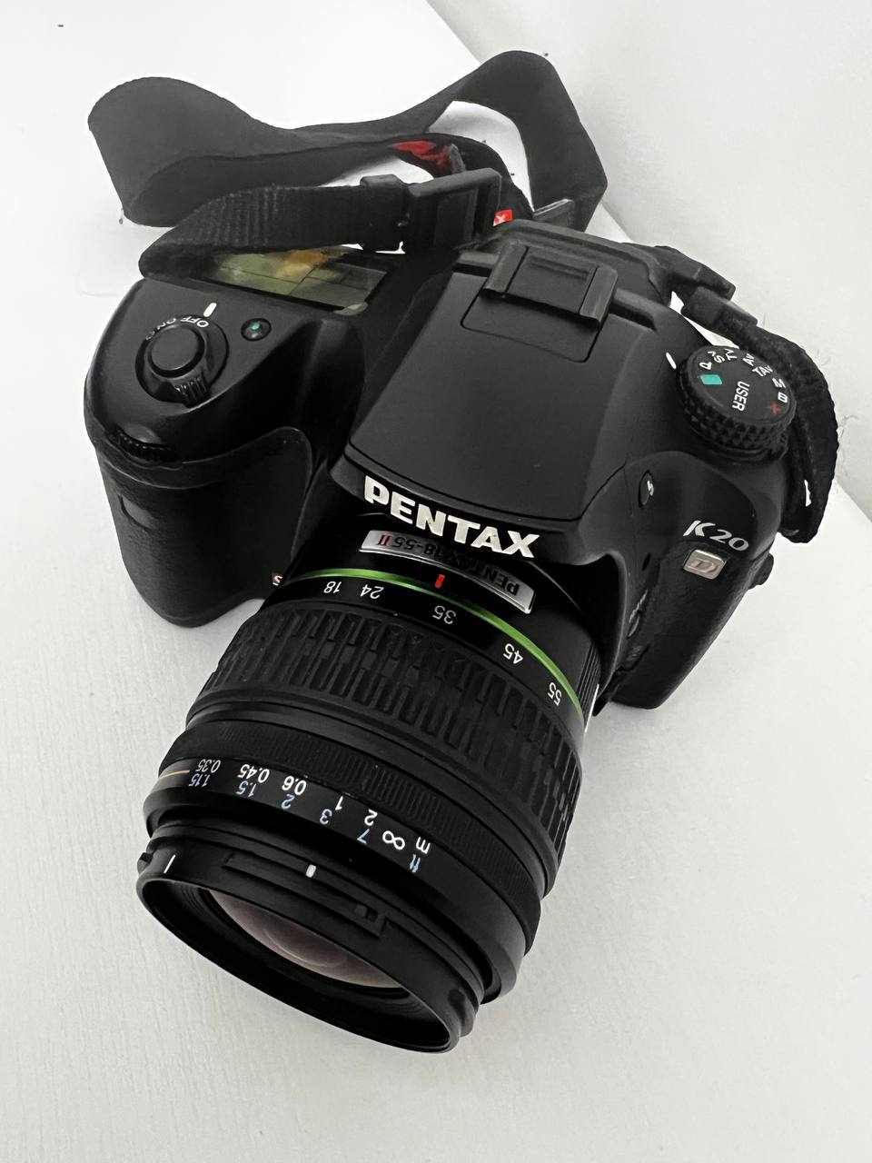 Полупрофессиональная камера Pentax K-20