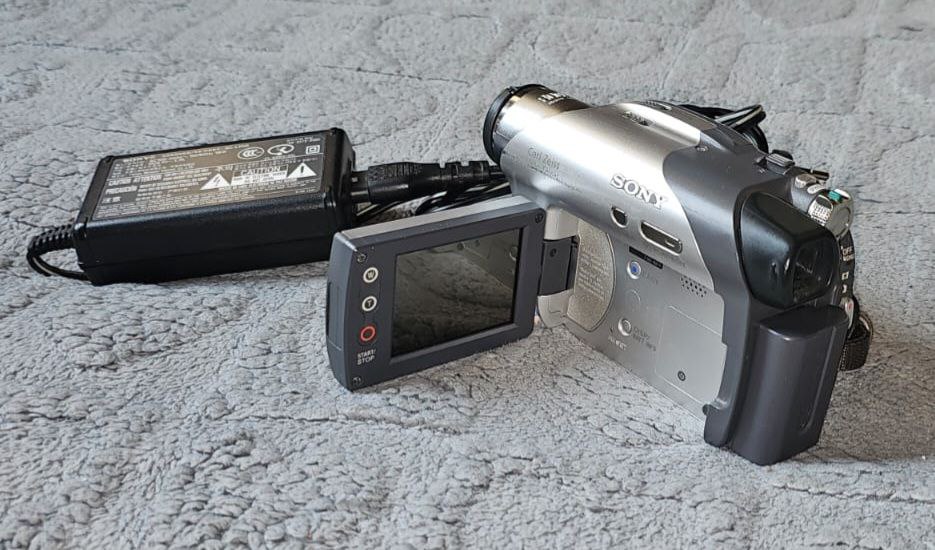 Sony DCR-DVD 105 видеокамера