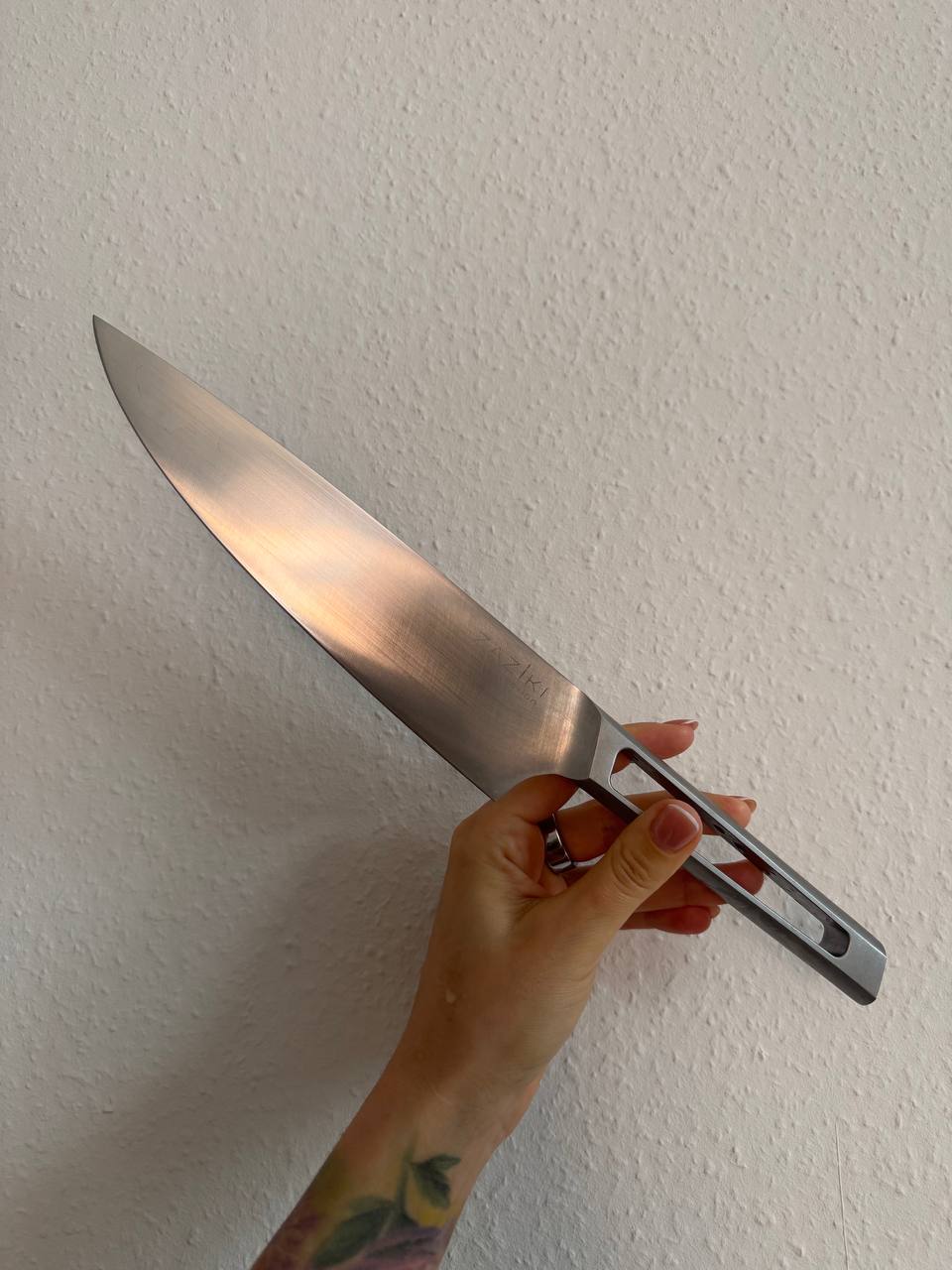 Нож стальной, очень острый