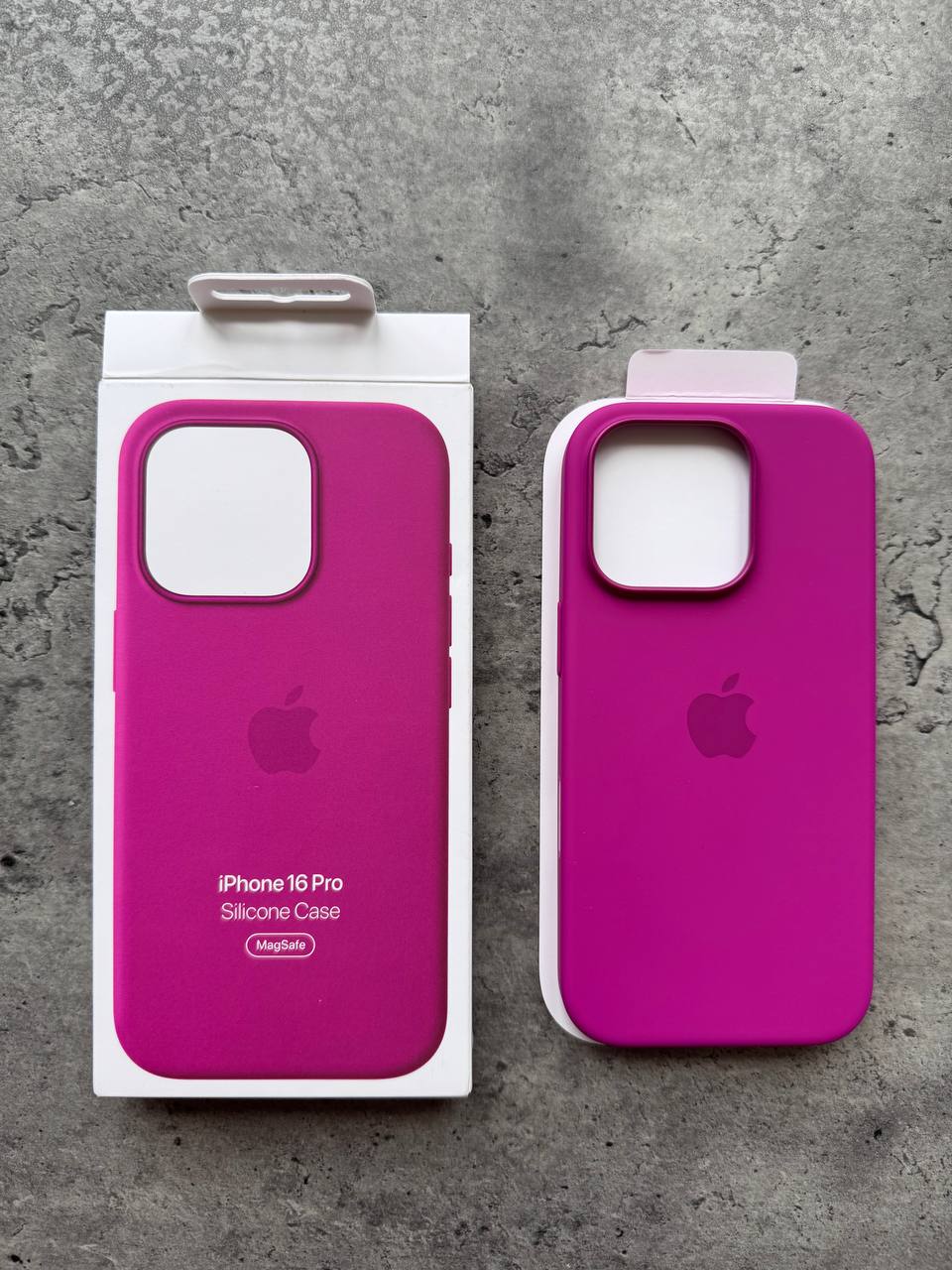 Чехол Apple iPhone 16 Pro Silicone Case Mag Safe