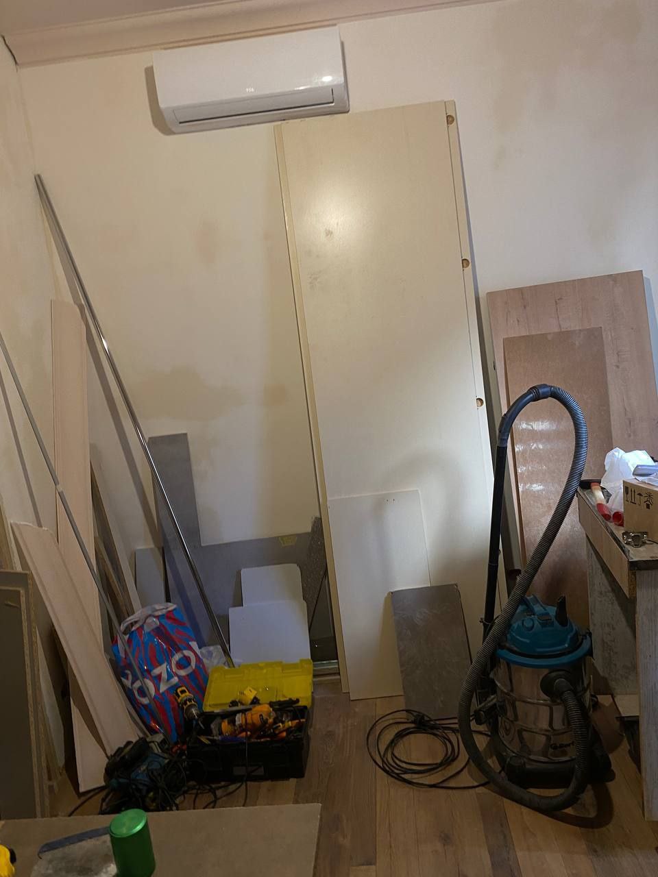 Отрезки фасадов и строительные маяки